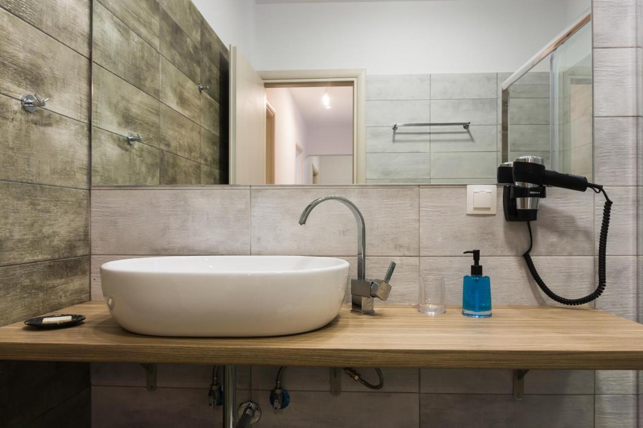 Comfort Zone Apartment In The Heart Of Афины Экстерьер фото